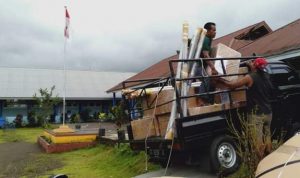 Salah satu sekolah di Kabupaten Halmahera Barat, Maluku Utara, menerima bantuan perangkat internet Wifi dari Kementerian Komunikasi dan Informasi. Foto Diskominfo Halbar