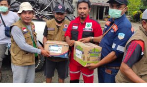 Penyerahan Bahan Makanan oleh Tim ERG PT ANTAM TBK yg diterima BPBD Desa Wasile