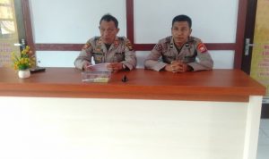 Kasi Humas IPTU Irwansya dan Kasupsi PIDM Humas Polresta Tidore, AIPDA Agung Setiawan saat menggelar peluncuran Simantap di Polsek Tidore, Sabtu (19/8/2023).