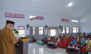 Walikota Tidore Kepulauan yang diwakili Plh. Sekretaris Daerah Kota Tidore Drs. Yakub Husain, M. Si menyampaikan sambutan sekaligus membuka dengan resmi Sosialisasi pencegahan Kekerasan terhadap Perempuan (KT (3).