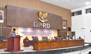 Walikota Tidore Kepulauan Capt. H. Ali Ibrahim, MH menyampaikan Jawaban pada Rapat Paripurna Ke 13 Masa Persidangan III Tahun 2023-2024 terkait Jawaban Walikota Atas Pandangan Umum Fraksi-fraksi DPRD terhadap Ranperda Ranperda RPJPD 2025-2045