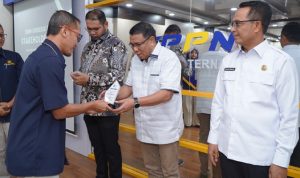 `Sekretaris Daerah Kota Tidore Kepulauan H. Ismail Dukomalamo, S.Pd, MM menerima penghargaan peringkat dua Pemda Pengelola Transfer Ke Daerah (TKD) terbaik Tahun 2024 dari Kementerian Keuangan RI.