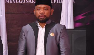 Komisioner KPU Kota Tidore Kepulauan, Bahrudin Tosofu