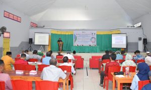 Sekretaris Daerah Kota Tidore Kepulauan, H. Ismail Dukomalamo, S.Pd, MM memberikan sambutan sekaligus membuka dengan resmi Konsultasi Publik I Penyusunan Kajian Lingkungan Hidup (KLHS) RPJMD 2025-2025.