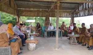 Rapat Persiapan Pelaksanaan Seleksi Tilawatil Qur'an dan Hadis (STQH) Tingkat Kota Tidore Kepulauan bertempat di Bukit Doraemon, Komplex TMP Kelurahan Goto, Kota Tidore Kepulauan, Selasa (422027).