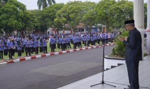 Walikota Tidore Kepulauan Capt. H. Ali Ibrahim, MH memimpin Apel Gabungan Terakhir ASN, PPPK, dan Non ASN lingkup Kota Tidore Kepulauan di halaman kantor Walikota Tidore Kepulauan, Senin 17 Feb 2025.