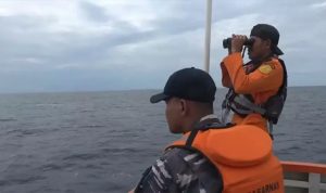 Tim SAR gabungan lakukan pencarian terhadap Sahril Helmi, jurnalis Metro TV yang hilang dalam insiden ledakan speedboat milik Basarnas Ternate.