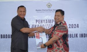 Wali Kota Tidore Kepulauan Muhammad Sinen, SE menyerahkan Laporan Keuangan Pemerintah Daerah (LKPD) Unaudited Tahun Anggaran 2024 kepada Badan Pemeriksaan Keuangan (BPK) RI Perwakilan Provinsi Maluku Utara di Kota Terna