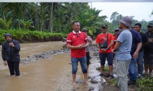Wali Kota Tidore Muhammad Sinen Tinjau Langsung Lokasi Banjir di Dusun Toe