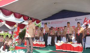 Wakil Wali Kota Tidore Kepulauan Ahmad Laiman selaku inspektur Upacara, pada Upacara Apel Besar Dalam Rangka HUT Pramuka ke 64 Tahun 2025, di Kawasan Pantai Tugulufa.