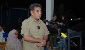 Wakil Wali Kota Tidore Kepulauan Ahmad Laiman, S.Sos memberikan Sambutan Sekaligus menutup dengan resmi Perlombaan Perayaan HUT RI Ke-80 Pemuda Gamtufkange di Lapangan Tugu, Senin (18/8/2025) malam.