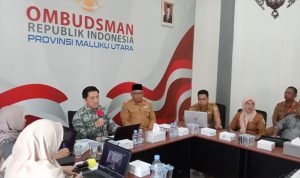 Staf Ahli Wali Kota Bidang Politik, Hukum, dan Pemerintahan, Asis Hadad, menghadiri kegiatan Focus Group Discussion (FGD) yang digelar oleh Ombudsman Perwakilan Maluku Utara, Selasa (5/11/2025).