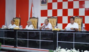 Staf Ahli Walikota Bidang Ekonomi, Pembangunan, dan Keuangan, Abdul Hakim Adjam, S.IP, M.Si memimpin Rapat Pendataan Aset Tanah di Aula Sultan Nuku Kantor Wali Kota Tidore, Rabu (5/11/2025).