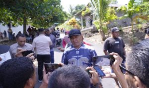 Wali Kota Tidore Kepulauan Muhammad Sinen didampingi Wakil Wali Kota Ahmad Laiman, Ketua DPRD H. Ade Kama bersama (BPBD) Kota Tidore dan OPD terkait turun langsung memantau aktivitas Masyarakat pasca Gempa