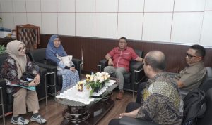 Sekretaris Daerah Kota Tidore Kepulauan H. Ismail Dukomalamo, S. Pd, MM Menerima Koordinasi Tim dari BPOM Malut terkait Penilaian Tools Penilaian Mandiri KabupatenKota Pangan Aman, di ruang kerja Sekda, Kamis (11/6/2026).