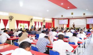 Sekretaris Daerah Kota Tidore Kepulauan H. Ismail Dukomalamo, S.Pd, MM membacakan sambutan pada Pemilihan Duta Pelajar Sadar Hukum Jenjang SMPMTS se Kota Tidore Kepulauan