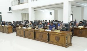 Rapat Paripurna ke-9 Masa Persidangan III DPRD Kota Tidore Kepulauan dengan agenda Penyampaian Pandangan Umum Fraksi-Fraksi terhadap Ranperda Pertanggungjawaban Pelaksanaan APBD Tahun 2025 yang berlangsung di Gedung DPRD Kota Tidore Kepulauan, Kamis (9/7/2026).