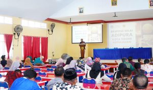 Asisten Sekda Bidang Pemerintahan dan Kesra, Rudy Ipaenin, S.STP, M.H membacakan sambutan Wali Kota sekaligus membuka Ekspose Nilai Kinerja Pengelolaan Sampah menuju Adipura Kota Tidor.